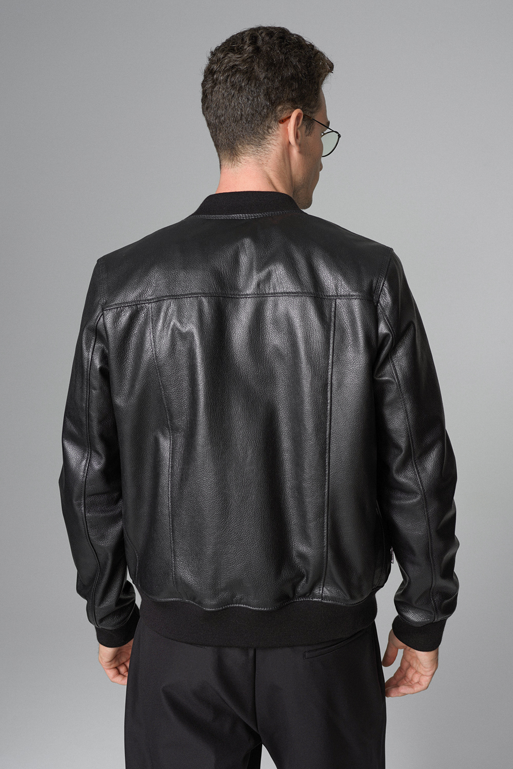 Geaca din piele de ovina 3027 culoarea neagra 2 Geaca din piele de ovina 3027 culoarea neagra 2