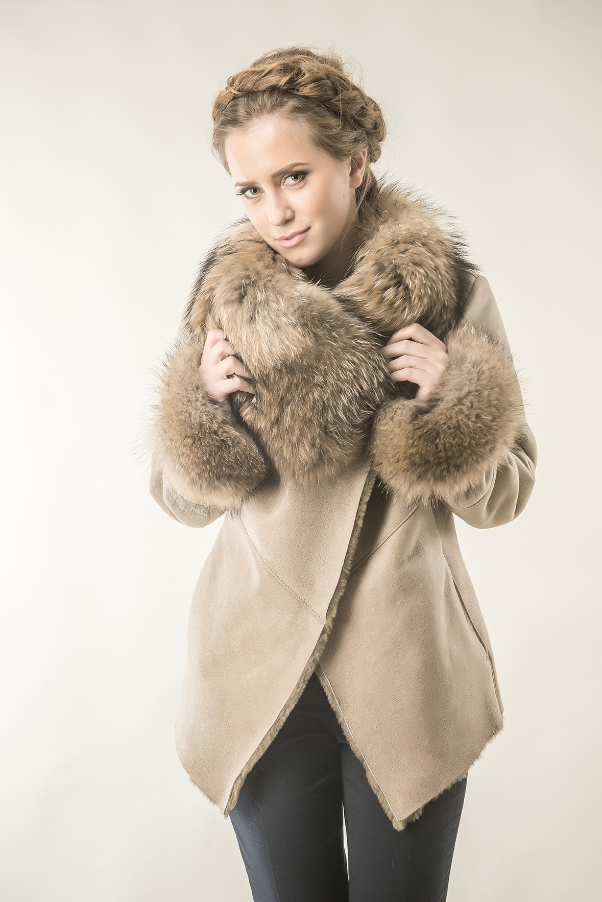 haina blana vulpe 235 v bej 1