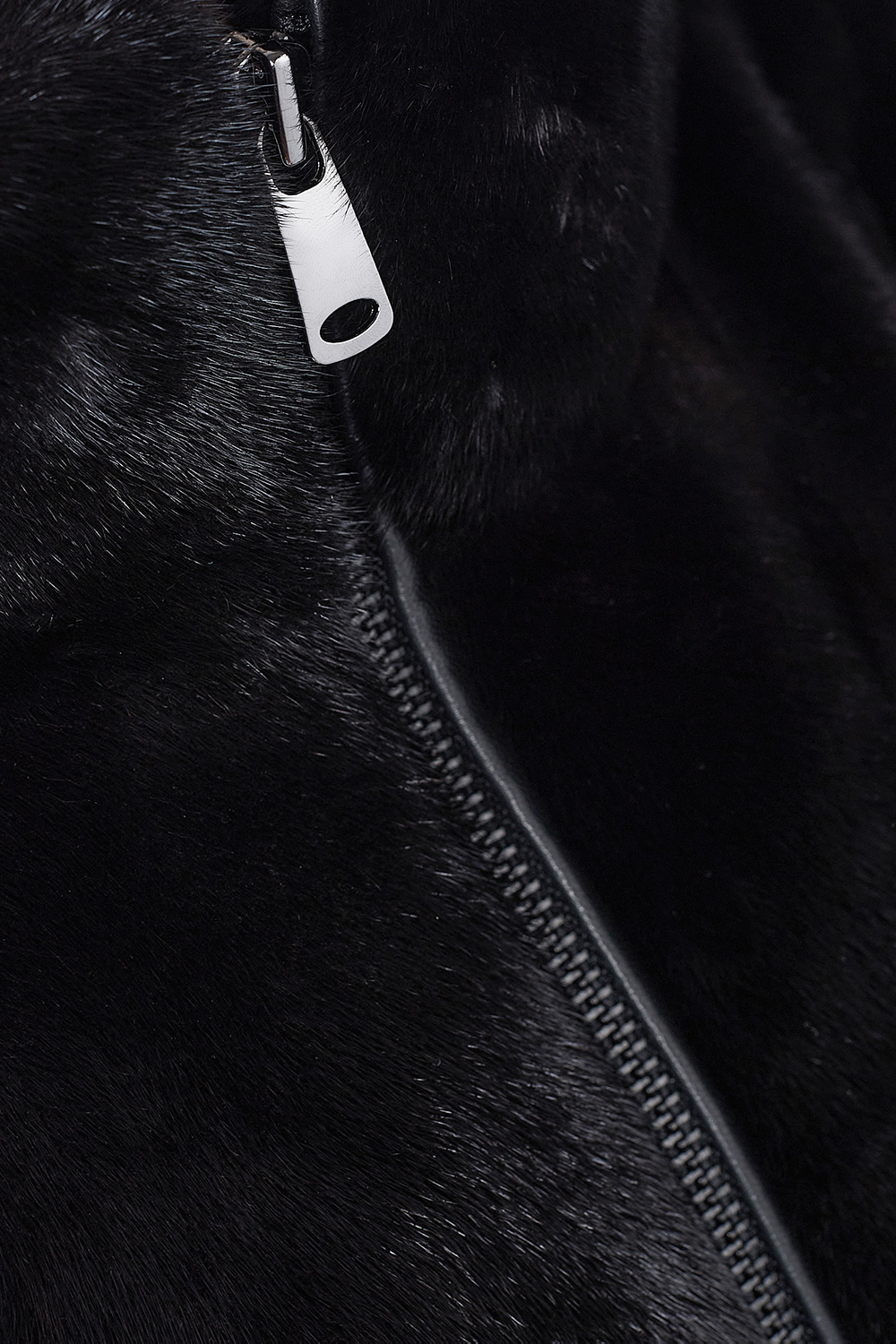 Jacheta-din-blană-de-nurcă-3405-S-neagra-(4)