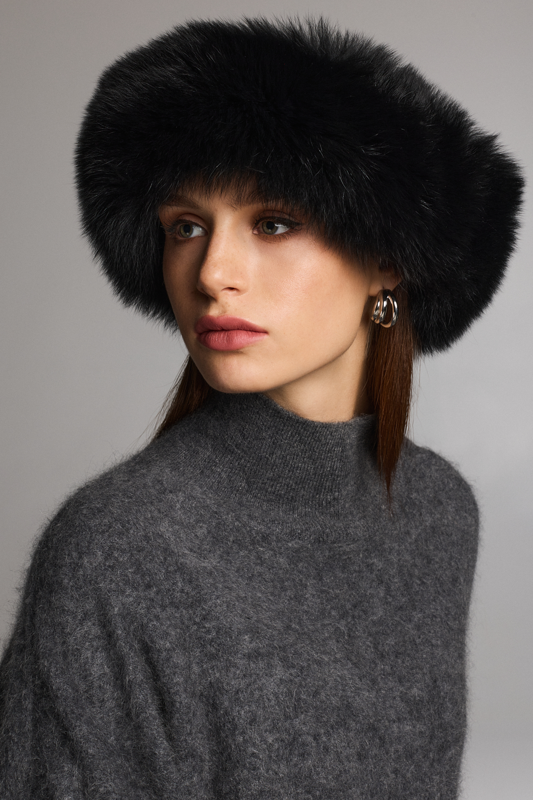 Bentiță din blană naturală de vulpe polară 945 neagra (1)