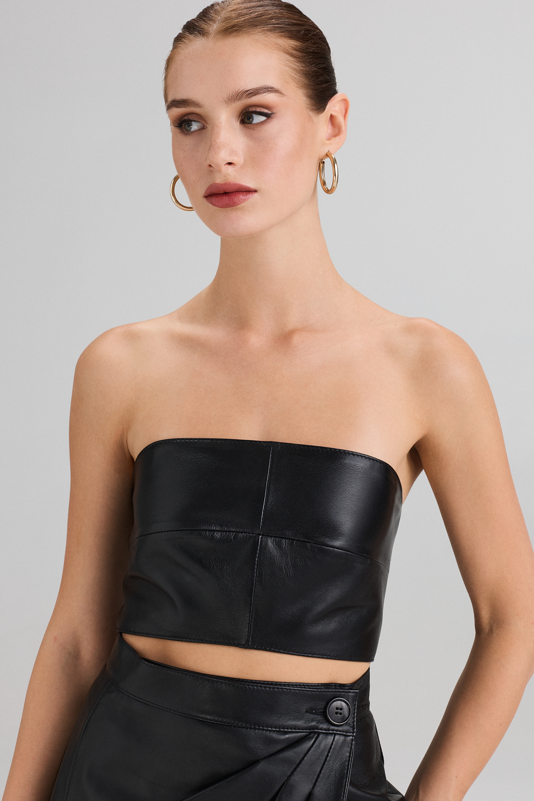 Bustieră din piele naturală 662 neagra (1) Bustieră din piele naturală 662 neagra (1)