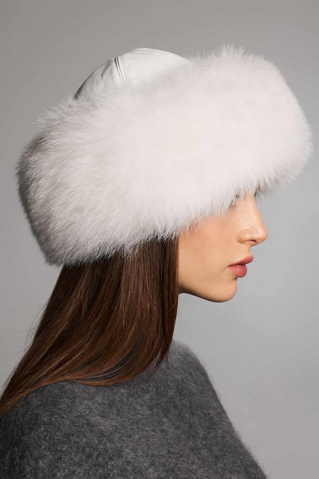 Căciulă din blană de vulpe și piele de miel 545 alb (2)